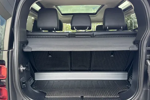 DS22BDU Land Rover Defender 90 3.0 P400 MHEV XS Edition SUV 3dr Petrol Auto 4WD Euro 6 (s/s) (400 ps) Thumbnail #11