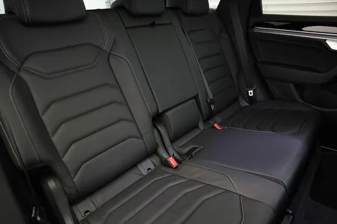 KW74GVX Volkswagen Touareg 3.0 V6 TDI 4Motion 286 Black Edition 5dr Tip Auto Thumbnail #9