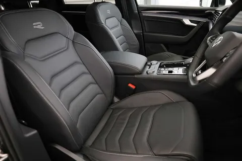 KW74GVX Volkswagen Touareg 3.0 V6 TDI 4Motion 286 Black Edition 5dr Tip Auto Thumbnail #10