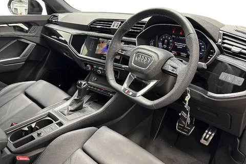 KR74UCA Audi Q3 Black Edition 35 TFSI 150 PS S tronic Thumbnail #5