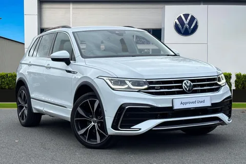 NU23HVO Volkswagen Tiguan 1.5 TSI 150 R-Line DSG | Sports Suspension | Driver Assistance | Heated Sea Thumbnail #2