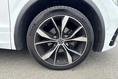 NU23HVO Volkswagen Tiguan 1.5 TSI 150 R-Line DSG | Sports Suspension | Driver Assistance | Heated Sea Thumbnail #10