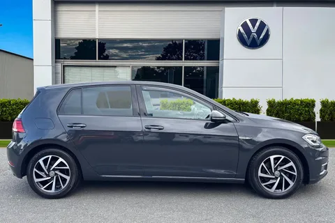 DP69EFA Volkswagen Golf 1.5 TSI EVO Match Edition 5dr | Heated Seats Thumbnail #4