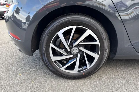 DP69EFA Volkswagen Golf 1.5 TSI EVO Match Edition 5dr | Heated Seats Thumbnail #11