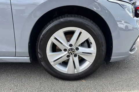 DE72CBV Volkswagen Golf 1.5 TSI (EVO) Life | Navigation system Thumbnail #7