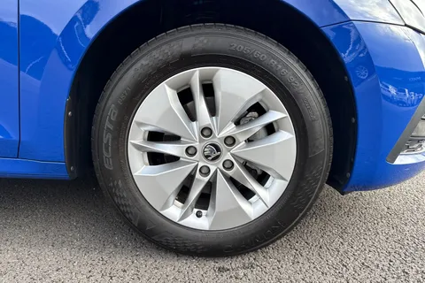 AF23TDU Škoda Octavia 1.0 TSI e-TEC MHEV SE DSG Euro 6 (s/s) 5dr Thumbnail #10