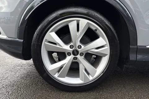 LO74VLX Audi Q4 e-tron 210kW 45 82kWh S Line 5dr Auto [Leather] Thumbnail #11