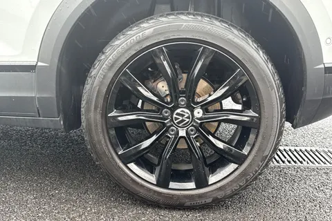 MK72LDF Volkswagen T-Roc 1.0 TSI Style 5dr **BLACK DESIGN PACK** Thumbnail #10