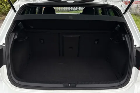 NJ16HSG Volkswagen Golf 1.4 TSI GTE DSG Euro 6 (s/s) 5dr Thumbnail #7