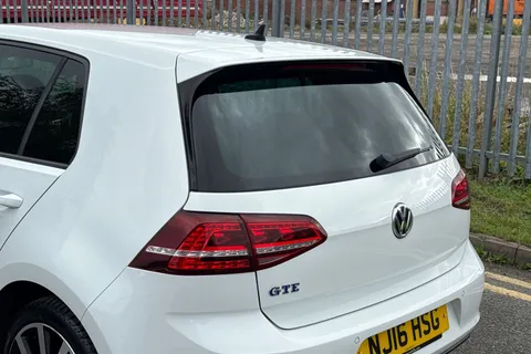 NJ16HSG Volkswagen Golf 1.4 TSI GTE DSG Euro 6 (s/s) 5dr Thumbnail #8
