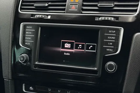 16 of 40 for VOLKSWAGEN GOLF 1.4 TSI GTE 5dr DSG