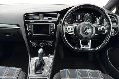 17 of 40 for VOLKSWAGEN GOLF 1.4 TSI GTE 5dr DSG