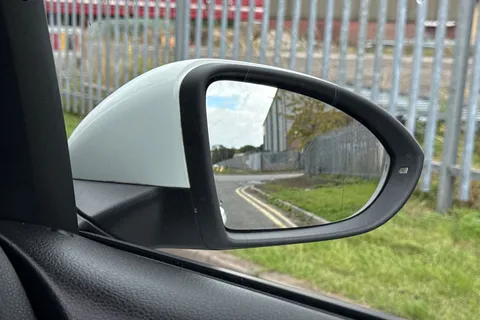 20 of 40 for VOLKSWAGEN GOLF 1.4 TSI GTE 5dr DSG