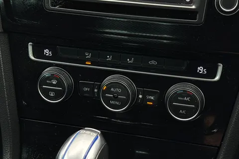 21 of 40 for VOLKSWAGEN GOLF 1.4 TSI GTE 5dr DSG