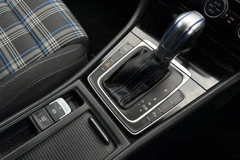 22 of 40 for VOLKSWAGEN GOLF 1.4 TSI GTE 5dr DSG