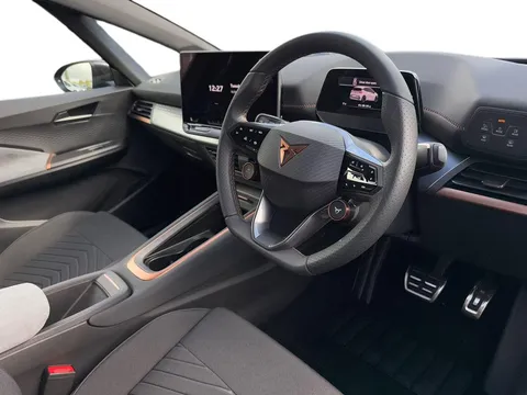 KJ25RMV CUPRA Born 170kW e-Boost V2 59kWh 5dr Auto ** DELIVERY MILEAGE** Thumbnail #8