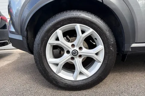 MW71YXY Nissan Juke 1.0 DIG-T N-Connecta Euro 6 (s/s) 5dr Thumbnail #10
