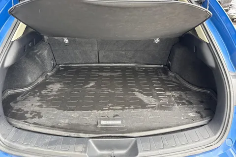 GP68ODJ Lexus Ux 2.0 250h E-CVT E-FOUR Euro 6 (s/s) 5dr Thumbnail #7