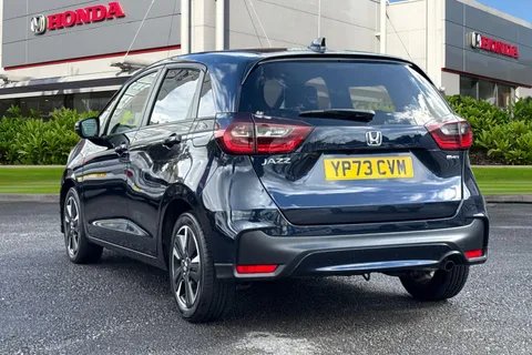 YP73CVM Honda Jazz 1.5 i-MMD Hybrid Advance 5dr eCVT Thumbnail #4