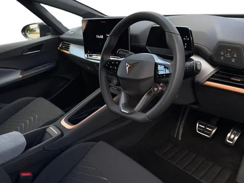 KJ25VRF CUPRA Born 170kW e-Boost V2 59kWh 5dr Auto **DELIVERY MILEAGE** Thumbnail #8