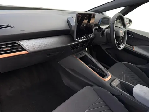 KJ25VRF CUPRA Born 170kW e-Boost V2 59kWh 5dr Auto **DELIVERY MILEAGE** Thumbnail #9