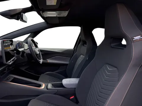 KJ25VRF CUPRA Born 170kW e-Boost V2 59kWh 5dr Auto **DELIVERY MILEAGE** Thumbnail #11