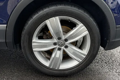 MK70JRV Volkswagen Tiguan 1.5 TSi EVO 150 Match 5dr Thumbnail #10