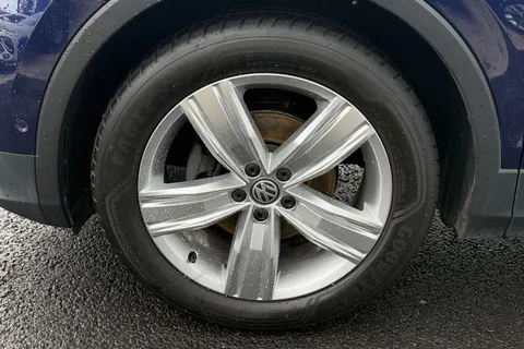 MK70JRV Volkswagen Tiguan 1.5 TSi EVO 150 Match 5dr Thumbnail #11