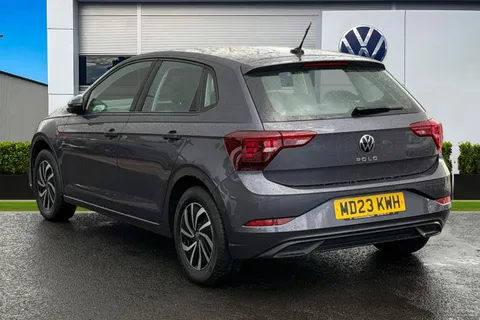 MD23KWH Volkswagen Polo 1.0 Life 5dr **FRONT + REAR PARKING SENSORS** Thumbnail #3