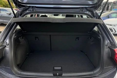 MD23KWH Volkswagen Polo 1.0 Life 5dr **FRONT + REAR PARKING SENSORS** Thumbnail #10