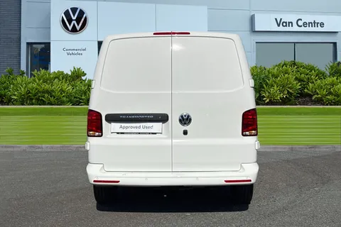 DE24ZGR Volkswagen Transporter 2.0 TDI 110 Highline Van Thumbnail #5