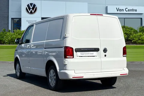 DC24PZG Volkswagen Transporter 2.0 TDI 110 Highline Van Thumbnail #3