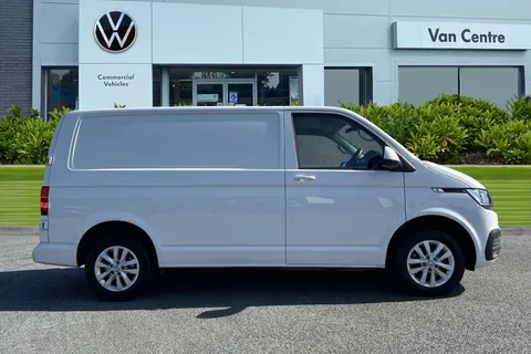 DC24PZG Volkswagen Transporter 2.0 TDI 110 Highline Van Thumbnail #4