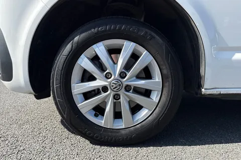 DC24PZG Volkswagen Transporter 2.0 TDI 110 Highline Van Thumbnail #13