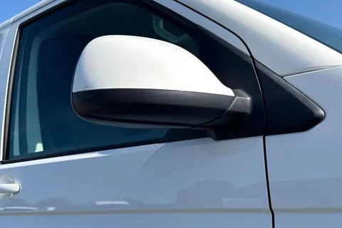 DC24PZG Volkswagen Transporter 2.0 TDI 110 Highline Van Thumbnail #27