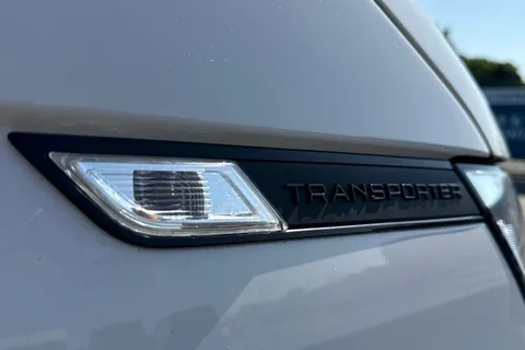 DC24PZG Volkswagen Transporter 2.0 TDI 110 Highline Van Thumbnail #28