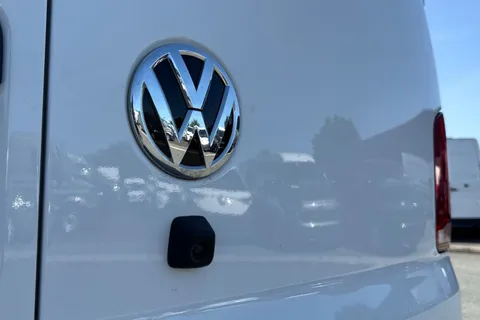 DC24PZG Volkswagen Transporter 2.0 TDI 110 Highline Van Thumbnail #30