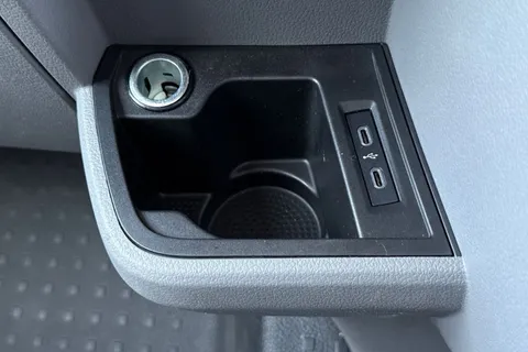 DC24PZG Volkswagen Transporter 2.0 TDI 110 Highline Van Thumbnail #36