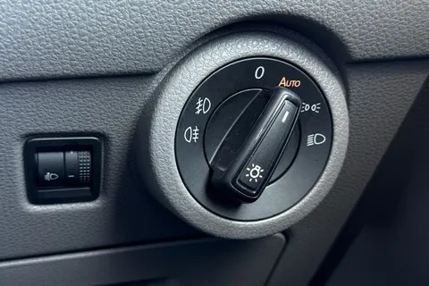 DC24PZG Volkswagen Transporter 2.0 TDI 110 Highline Van Thumbnail #37