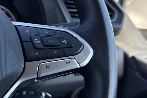 DC24PZG Volkswagen Transporter 2.0 TDI 110 Highline Van Thumbnail #39