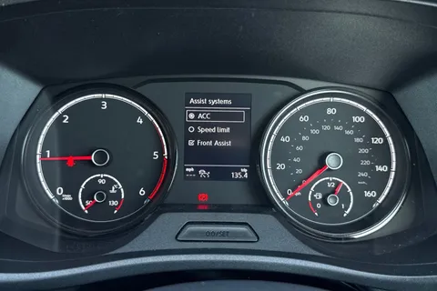 DC24PZG Volkswagen Transporter 2.0 TDI 110 Highline Van Thumbnail #41