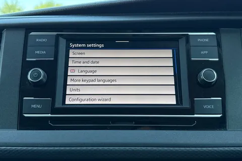 DC24PZG Volkswagen Transporter 2.0 TDI 110 Highline Van Thumbnail #45