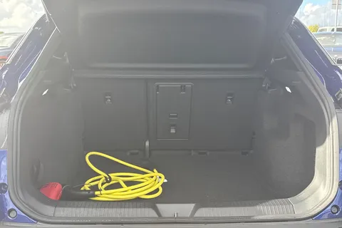 KP74WWT Volkswagen ID.4 210kW 4MOTION Match Pro 77kWh 5dr Auto **Infotainment Pack Plus, Heat Pump* Thumbnail #6