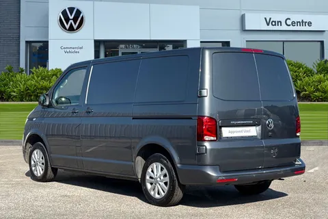 DC24USP Volkswagen Transporter 2.0 TDI 150 Highline Van Thumbnail #3