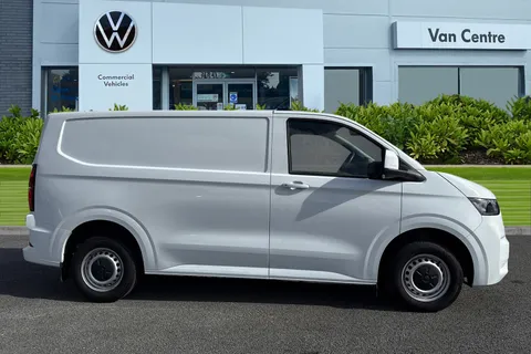 DG25EYK Volkswagen Transporter 2.0 TDI 150 Commerce Plus Van Thumbnail #4