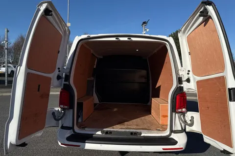 DC24MXW Volkswagen Transporter 2.0 TDI 110 Highline Van Thumbnail #7