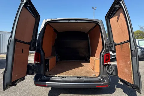 DC24USP Volkswagen Transporter 2.0 TDI 150 Highline Van Thumbnail #7
