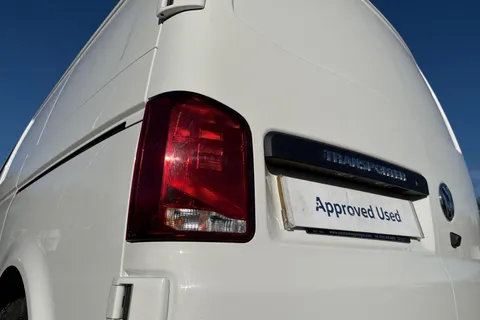 DC24MXW Volkswagen Transporter 2.0 TDI 110 Highline Van Thumbnail #8