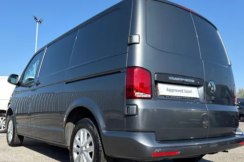 DC24USP Volkswagen Transporter 2.0 TDI 150 Highline Van Thumbnail #8