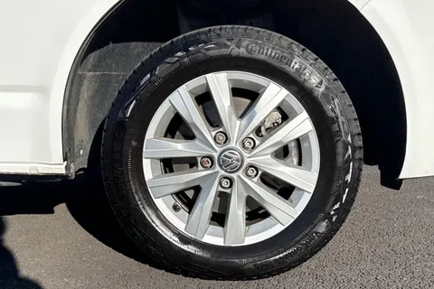 DC24MXW Volkswagen Transporter 2.0 TDI 110 Highline Van Thumbnail #10